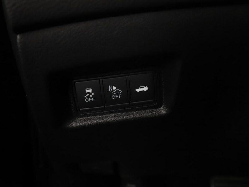 Infiniti Q50 4x4 aut. HEV skóra navi el. sterowane i grzane fotele kamera i czujnik