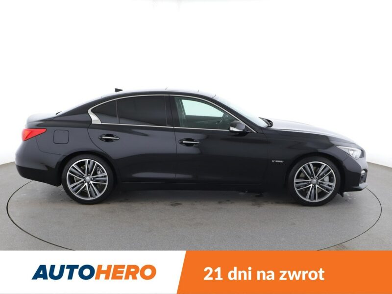 Infiniti Q50 4x4 aut. HEV skóra navi el. sterowane i grzane fotele kamera i czujnik