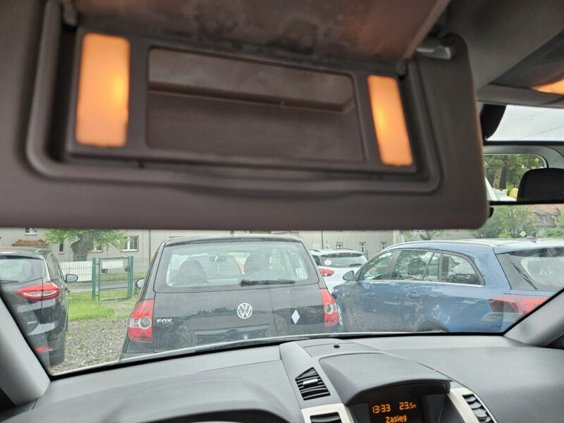 Opel Zafira 7 Foteli / Klimatyzacja / Czujniki parkowania / Komputer B (2005-2011)