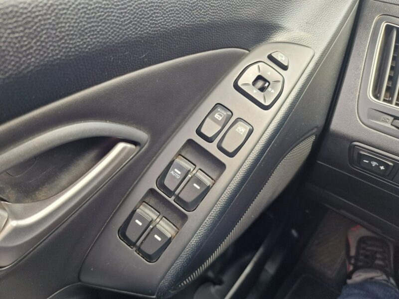 Hyundai ix35 2.0 CRDI 136 KM, Klucz Zbliżeniowy, Bluetooth, Klimatyzacja, Alufelgi