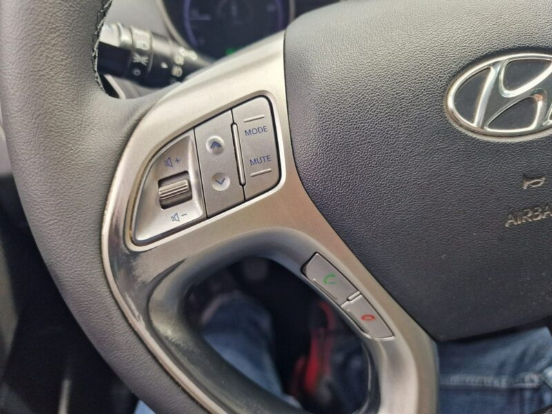 Hyundai ix35 2.0 CRDI 136 KM, Klucz Zbliżeniowy, Bluetooth, Klimatyzacja, Alufelgi