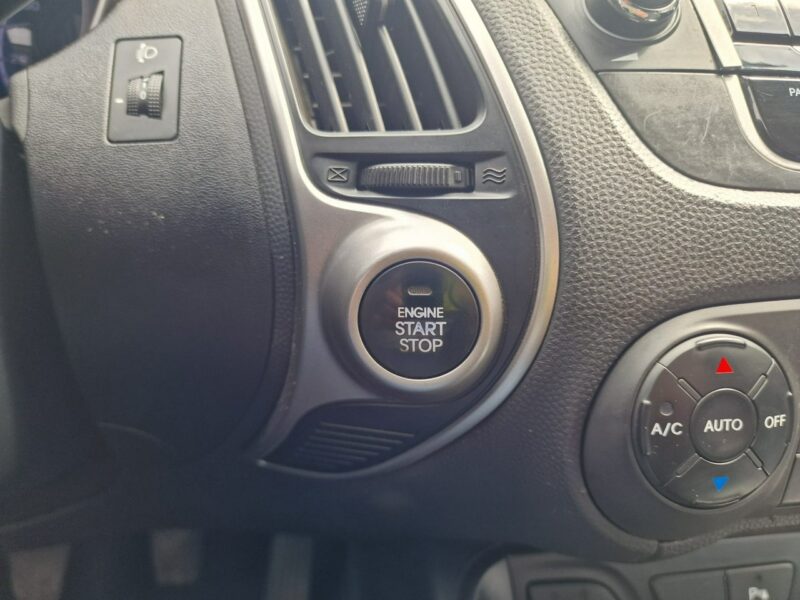 Hyundai ix35 2.0 CRDI 136 KM, Klucz Zbliżeniowy, Bluetooth, Klimatyzacja, Alufelgi