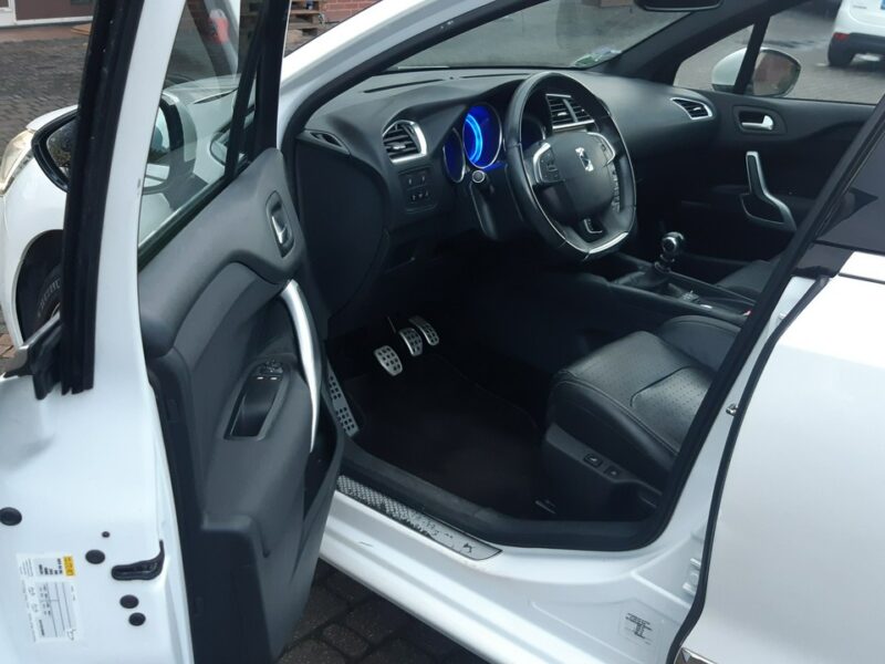 DS Automobiles DS 4 DS4 automobiles Sport Chic 1,6 THP I (2010-2018)