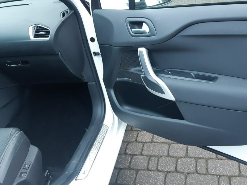 DS Automobiles DS 4 DS4 automobiles Sport Chic 1,6 THP I (2010-2018)