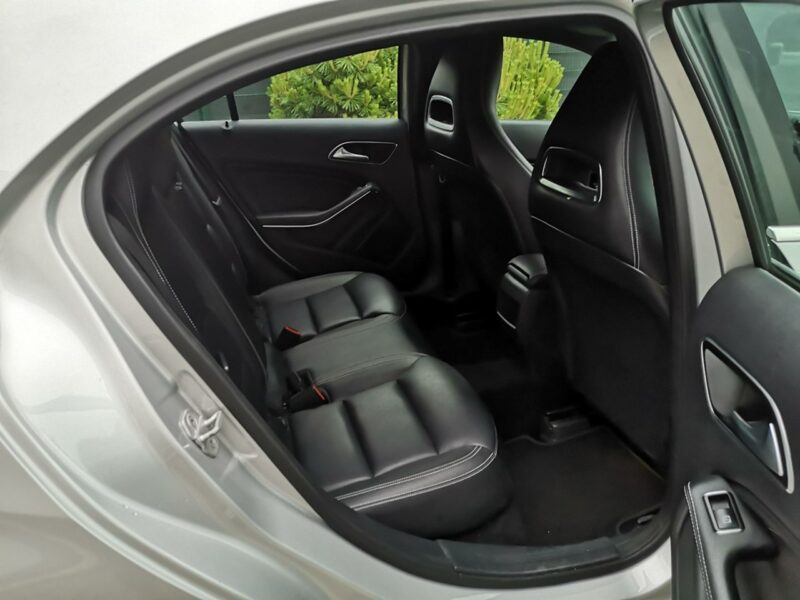 Mercedes A 180 1,6 16v 122KM Klimatronik Navigacja Alu Skóra Gwarancja W176 (2012-)