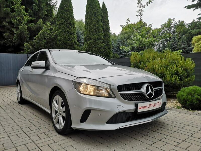 Mercedes A 180 1,6 16v 122KM Klimatronik Navigacja Alu Skóra Gwarancja W176 (2012-)