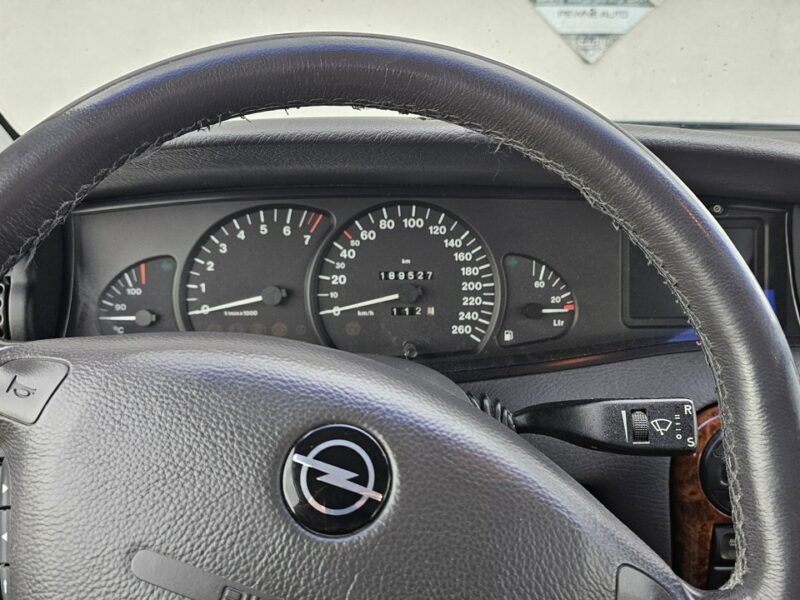 Opel Omega 2,5 v6 *automat* napęd tył *welury* B (1994-1999)