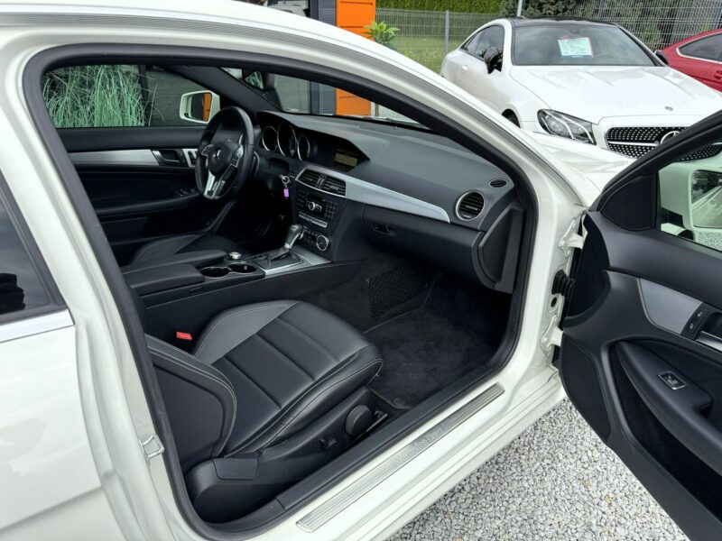 Mercedes C 250 AMG, Oryginalny przebieg, Panorama dach otwierana, LED W204 (2007-2014)