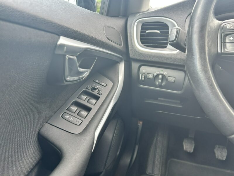 Volvo V40 Super stan II (2012-)