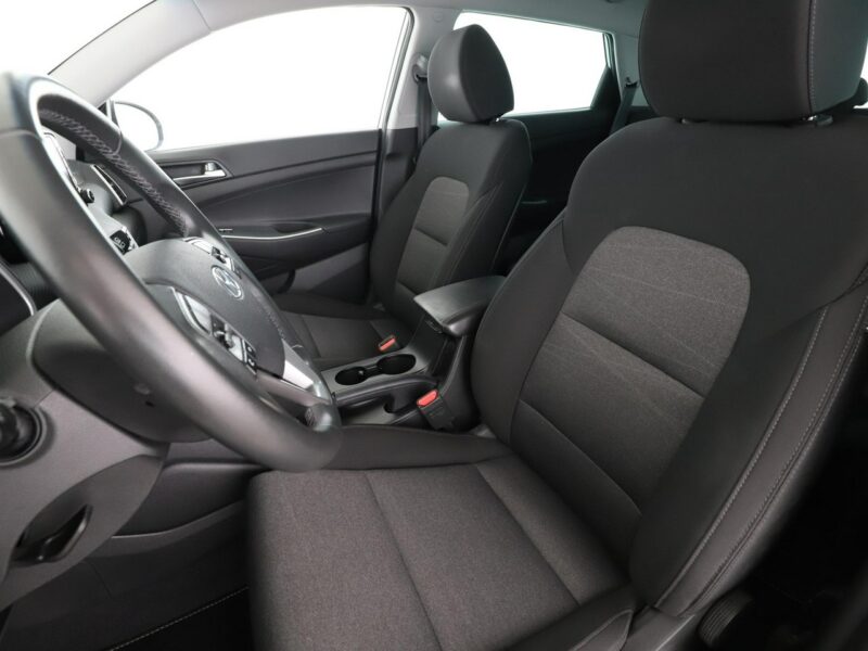 Hyundai Tucson 177KM Automat Navi Automatyczna klimatyzacja Podgrzewane fotele Czujni III (2015-2020)