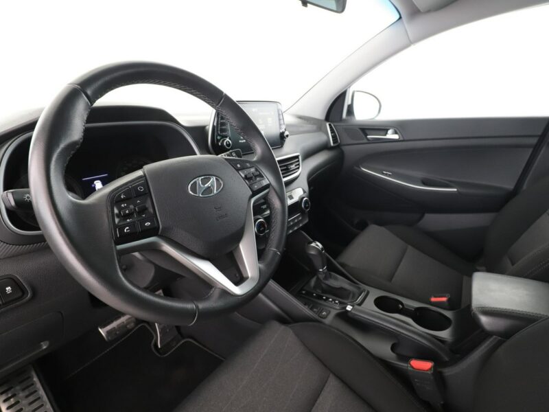 Hyundai Tucson 177KM Automat Navi Automatyczna klimatyzacja Podgrzewane fotele Czujni III (2015-2020)