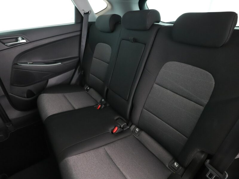 Hyundai Tucson 177KM Automat Navi Automatyczna klimatyzacja Podgrzewane fotele Czujni III (2015-2020)