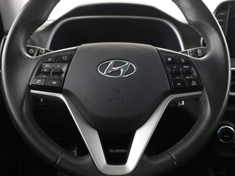 Hyundai Tucson 177KM Automat Navi Automatyczna klimatyzacja Podgrzewane fotele Czujni III (2015-2020)