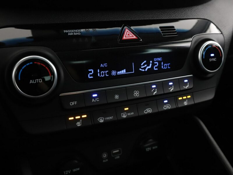 Hyundai Tucson 177KM Automat Navi Automatyczna klimatyzacja Podgrzewane fotele Czujni III (2015-2020)