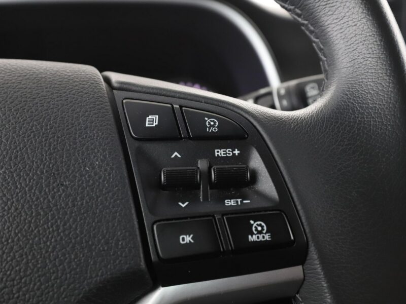 Hyundai Tucson 177KM Automat Navi Automatyczna klimatyzacja Podgrzewane fotele Czujni III (2015-2020)