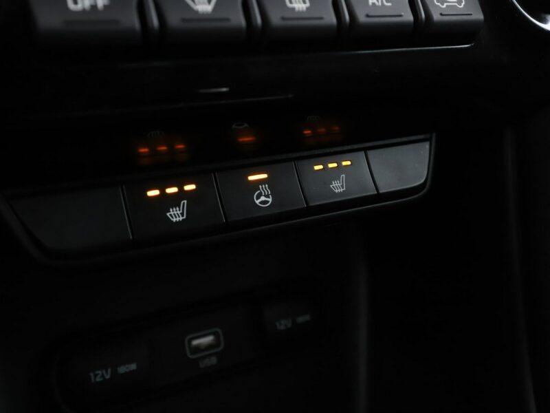 Kia Sportage Navi Kamera cofania Automatyczna klimatyzacja Podgrzewane fotele Bluet IV (2016-2021)