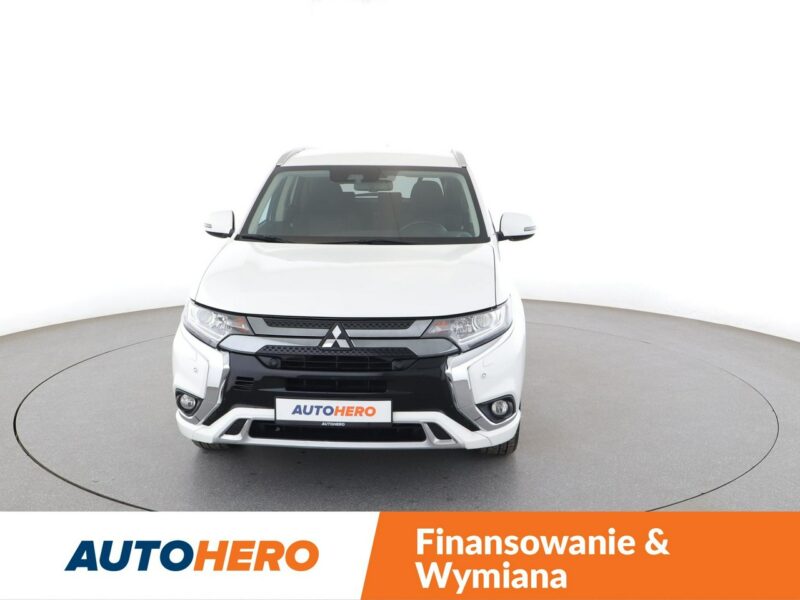 Mitsubishi Outlander PHEV 4x4 automat navi kamera grzane fotele hak tempomat III (2012-)