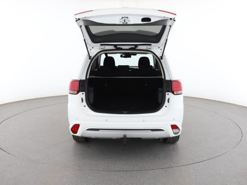 Mitsubishi Outlander PHEV 4x4 automat navi kamera grzane fotele hak tempomat III (2012-)