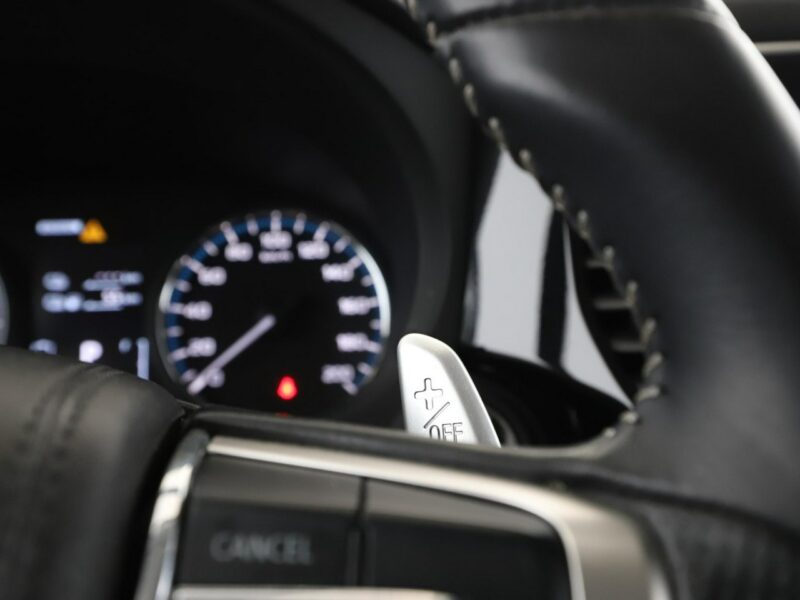 Mitsubishi Outlander PHEV 4x4 automat navi kamera grzane fotele hak tempomat III (2012-)
