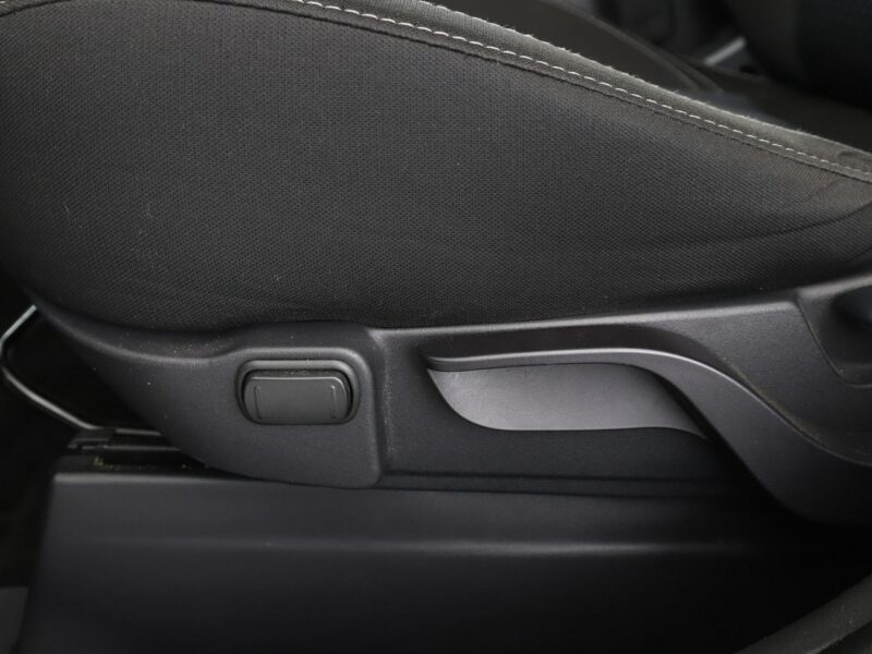 Mitsubishi Outlander PHEV 4x4 automat navi kamera grzane fotele hak tempomat III (2012-)