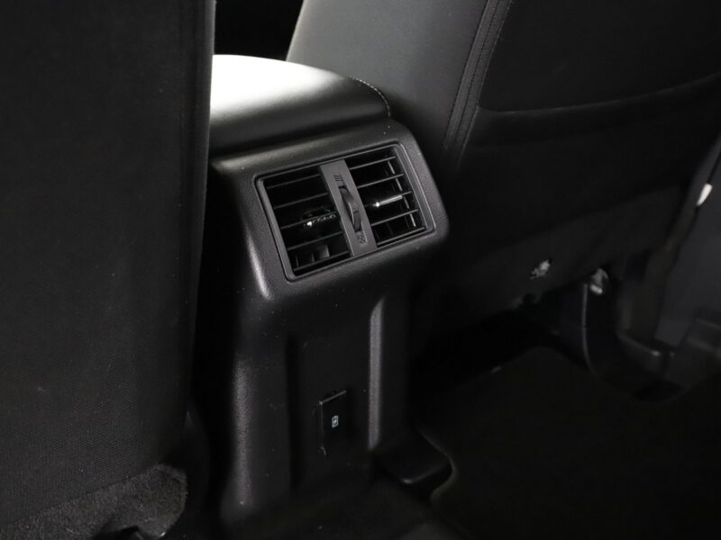 Mitsubishi Outlander PHEV 4x4 automat navi kamera grzane fotele hak tempomat III (2012-)