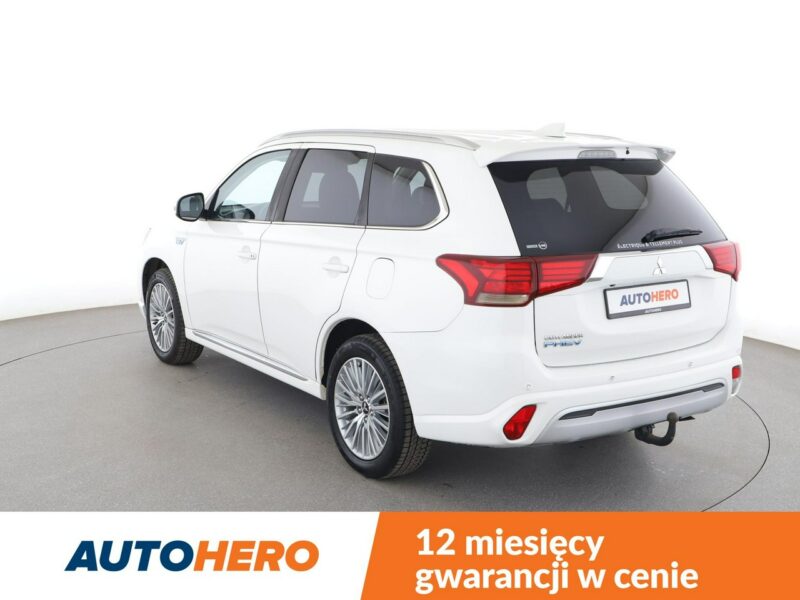 Mitsubishi Outlander PHEV 4x4 automat navi kamera grzane fotele hak tempomat III (2012-)