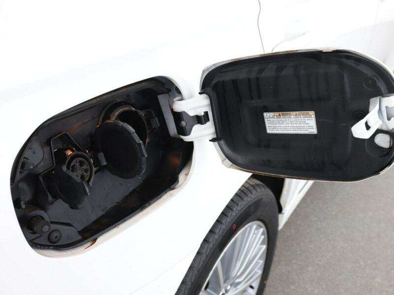 Mitsubishi Outlander PHEV 4x4 automat navi kamera grzane fotele hak tempomat III (2012-)