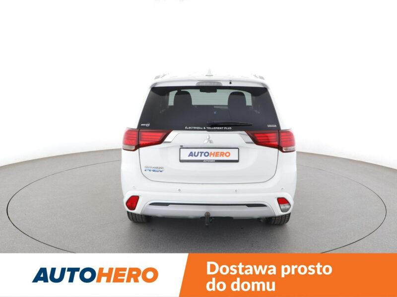 Mitsubishi Outlander PHEV 4x4 automat navi kamera grzane fotele hak tempomat III (2012-)
