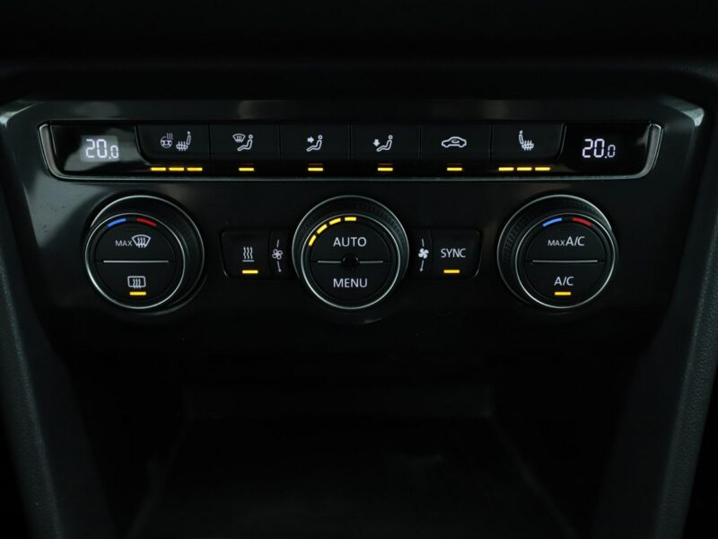 Volkswagen Tiguan GRATIS! Pakiet Serwisowy o wartości 700 zł! II (2016-2024)