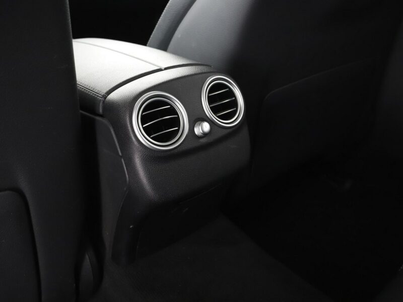 Mercedes C 300 FV23 C300de PHEV LIFT Avantgarde Navi Grzane Fotele Virtual Kamera LED W205 (2014-2021)
