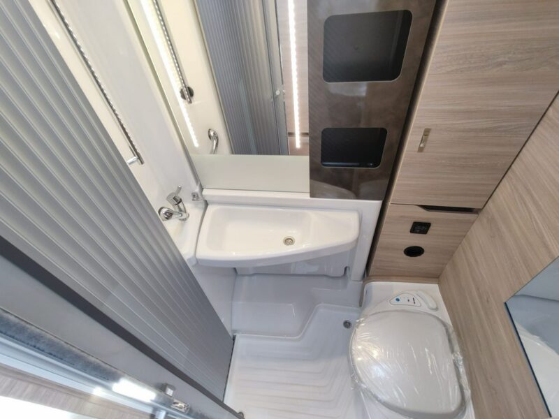samochody kempingowe Knaus VAN TI PLUS 650 MEG 4 motion Od ręki - Kamper na podwoziu VW z automatem i napędem 4x4 Allroad!