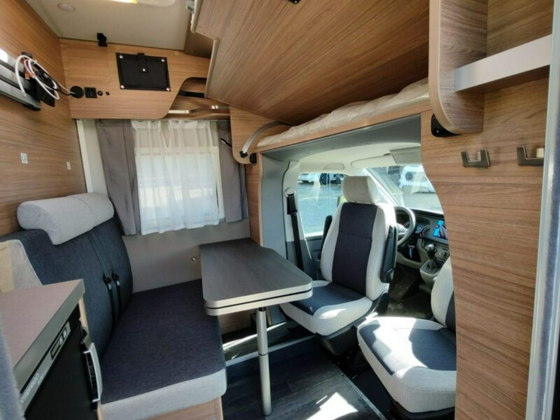 samochody kempingowe Weinsberg X-CURSION VAN 500 MQ Od ręki - Kompaktowy kamper 5,9m na podwoziu VW T6! Weinsberg KRAKÓW