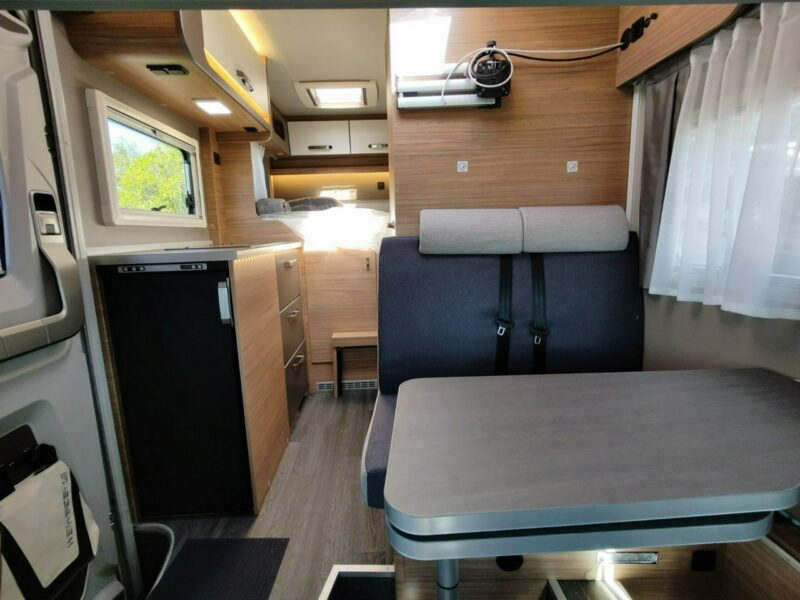 samochody kempingowe Weinsberg X-CURSION VAN 500 MQ Od ręki - Kompaktowy kamper 5,9m na podwoziu VW T6! Weinsberg KRAKÓW