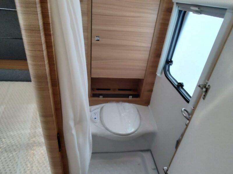 przyczepy kempingowe Dethleffs Camper 560 FMK Od ręki - Przyczepa całoroczna dla 6 osób! DETHLEFFS WADOWSCY