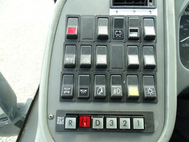 Van Hool A308 Sprowadzony Przebieg Udokumentowany VAN HOOL , Całkowita Długość 9.43m, DMC 14800KG , Niskopodłogowy