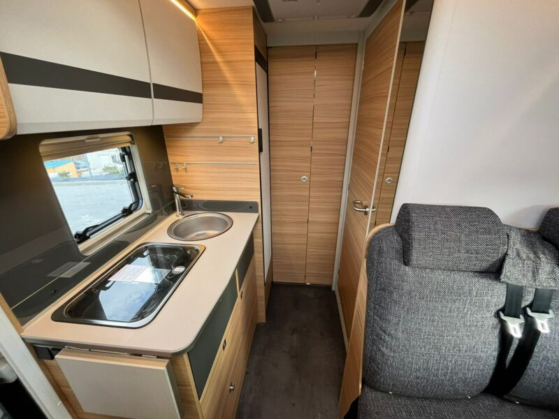 samochody kempingowe Dethleffs Globebus GT 6 Od ręki - Zimowa półintegra marki Dethleffs! KRAKÓW