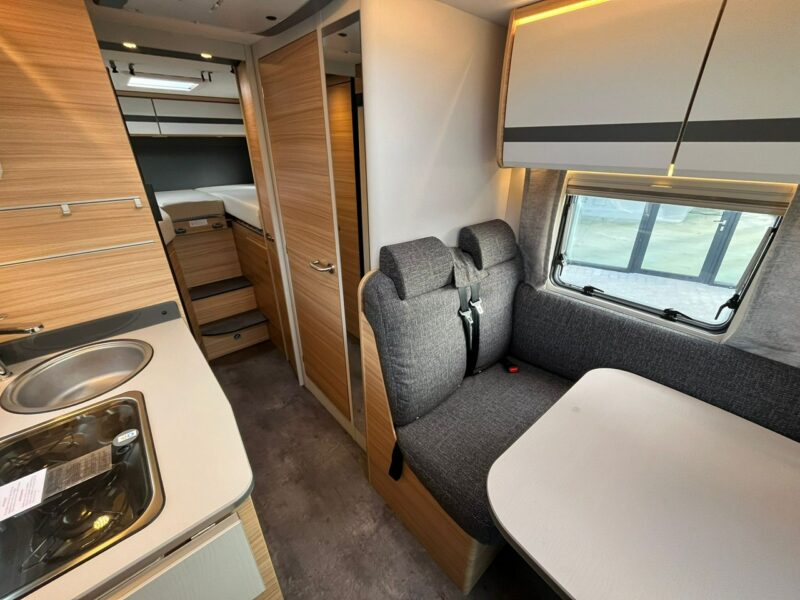 samochody kempingowe Dethleffs Globebus GT 6 Od ręki - Zimowa półintegra marki Dethleffs! KRAKÓW