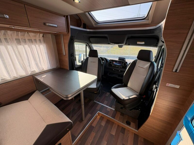 samochody kempingowe Weinsberg CaraCompact MB 640 MEG EDITION [PEPPER] Od ręki - Półintegra na podwoziu Mercedesa z automatem!