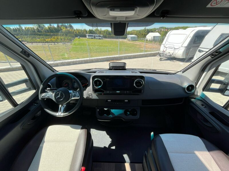 samochody kempingowe Weinsberg CaraCompact MB 640 MEG EDITION [PEPPER] Od ręki - Półintegra na podwoziu Mercedesa z automatem!