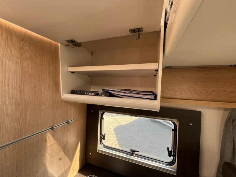 samochody kempingowe Sunlight T690 L Adventure 5 osobowa półintegra z automatem i elektrycznie ogrzewaną podłogą