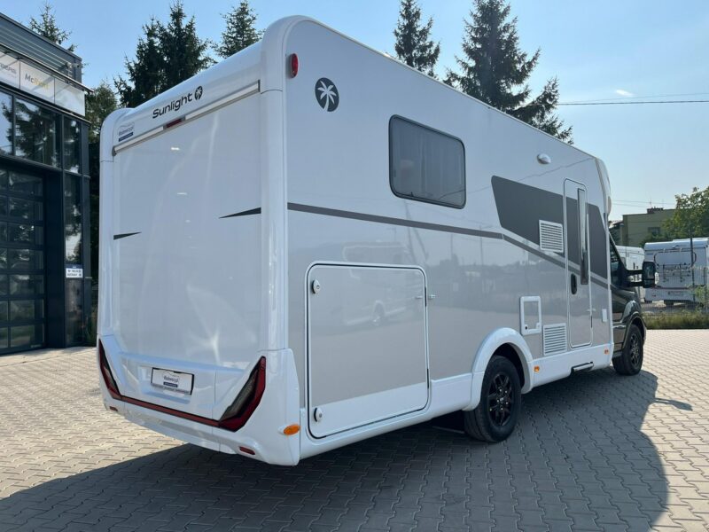 samochody kempingowe Sunlight T690 L Adventure 5 osobowa półintegra z automatem i elektrycznie ogrzewaną podłogą