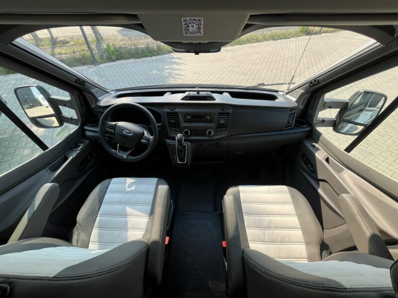 samochody kempingowe Sunlight T690 L Adventure 5 osobowa półintegra z automatem i elektrycznie ogrzewaną podłogą