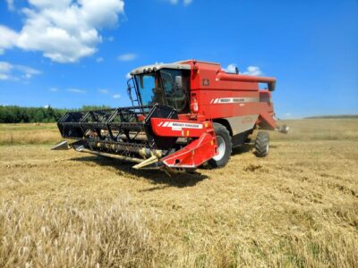 kombajny Massey-Ferguson 7245 Activa