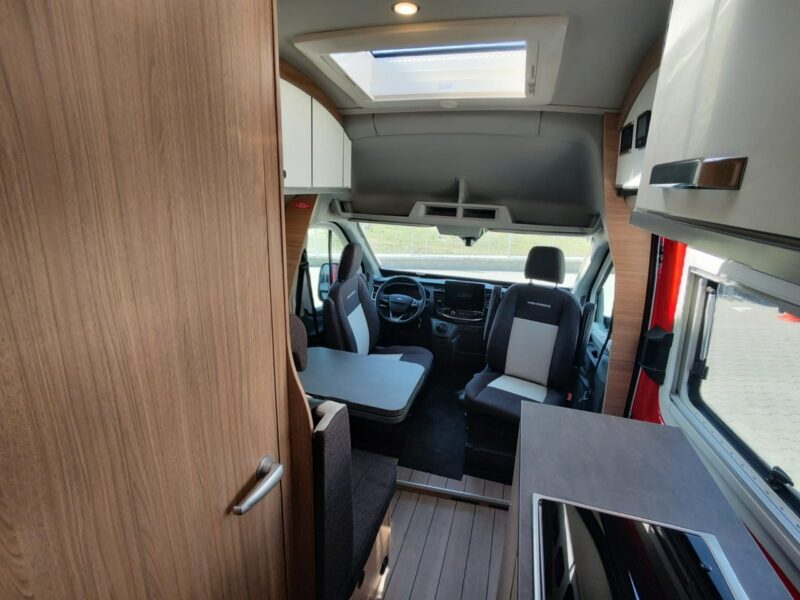 samochody kempingowe Weinsberg Carabus 600 MQ (2025) Kompaktowy campervan od ręki! 6m Kraków Weinsberg