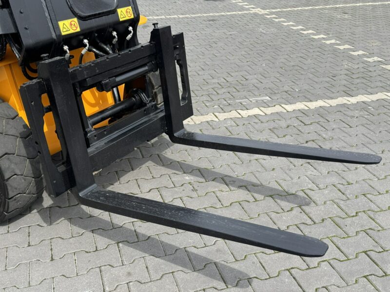 wózek czołowy JCB TLT 35D 4x4 T4 TELESKOP / TELESKOPOWY Ładowarka Teleskopowa TELETRUK Udźwig: 3500 kg Oświetlenie Robocze Super Stan nie Bobcat
