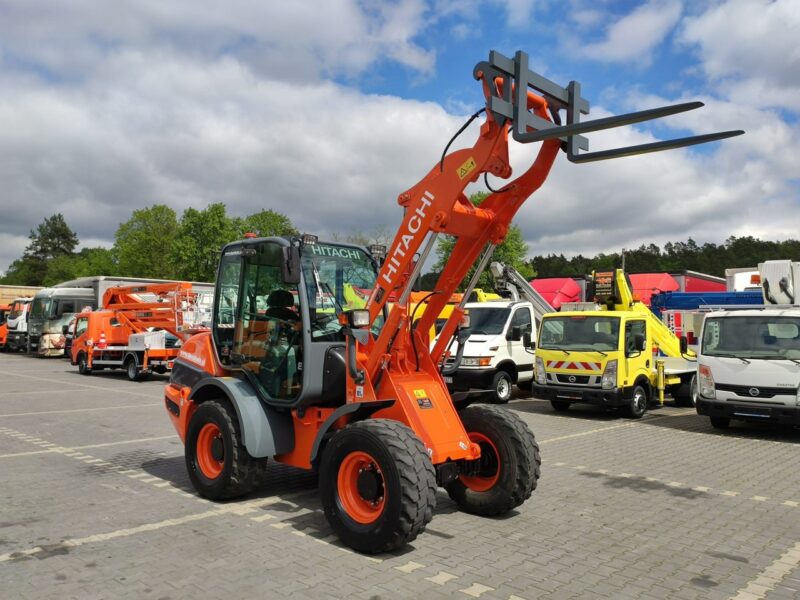 średnia kołowa Hitachi ZW75 Wheel Loader Szybko-Złącze Widły Stan Bardzo Dobry nie Volvo Komatsu Kramer 950 Volvo Jcb 406
