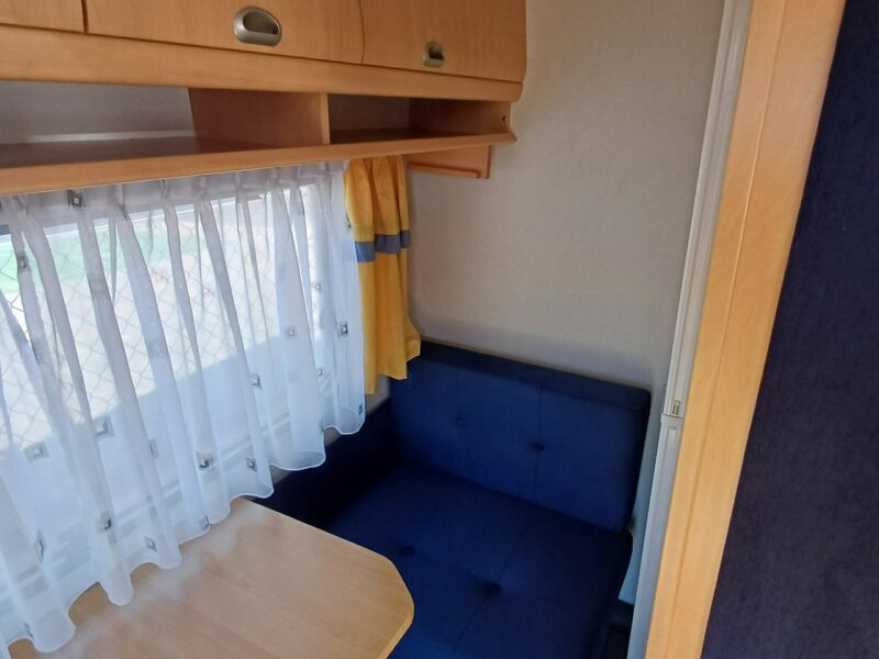 przyczepy kempingowe Hobby 30A28 WC Prysznic Kuchenka Solar Dodatkow zadaszenie
