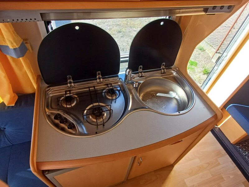 przyczepy kempingowe Hobby 30A28 WC Prysznic Kuchenka Solar Dodatkow zadaszenie
