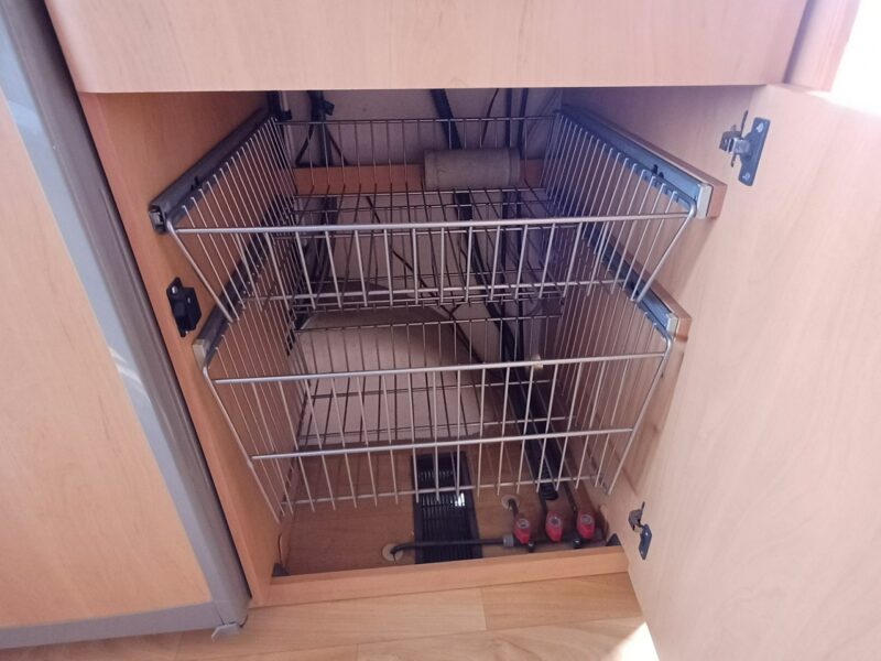 przyczepy kempingowe Hobby 30A28 WC Prysznic Kuchenka Solar Dodatkow zadaszenie
