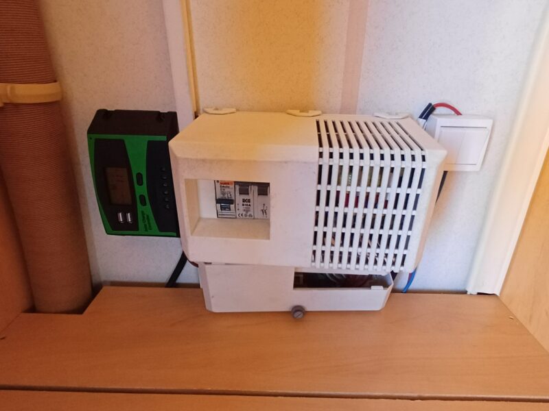 przyczepy kempingowe Hobby 30A28 WC Prysznic Kuchenka Solar Dodatkow zadaszenie